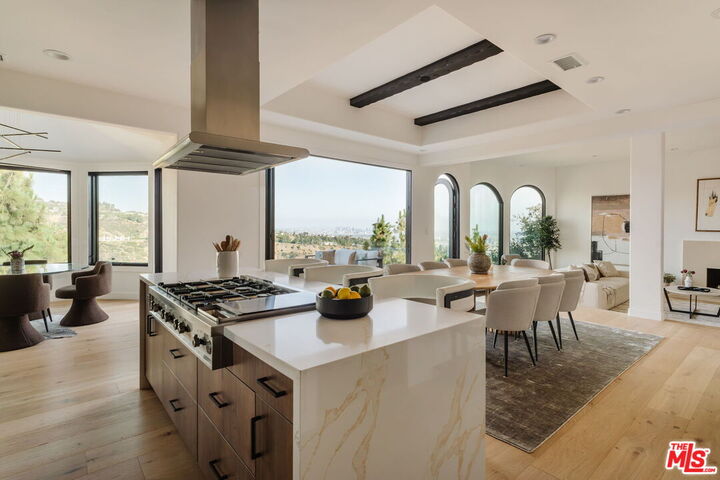 1648 Summitridge Dr  Beverly Hills CA 90210 photo