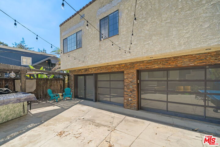 Property Photo:  1225 S Longwood Ave  CA 90019 