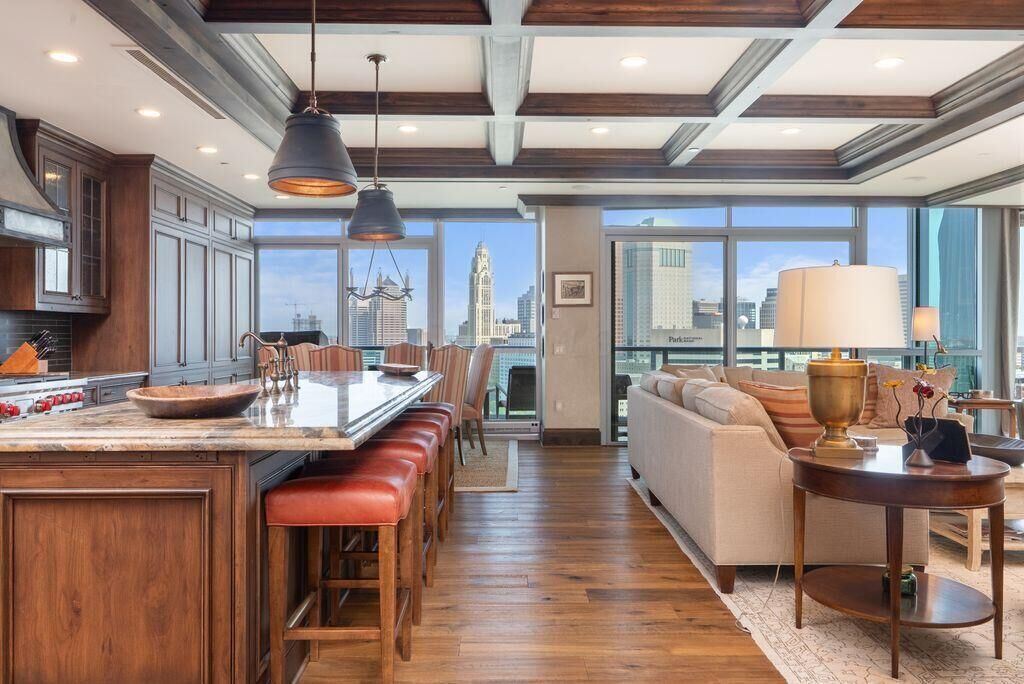 Property Photo:  1 Miranova Place  OH 43215 