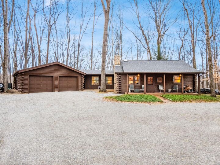 1060 Fox Lane  Sugar Grove OH 43155 photo