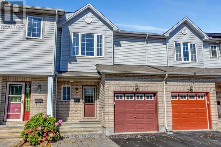 Property Photo: 287 Macoun Circle ON K1T 0H8