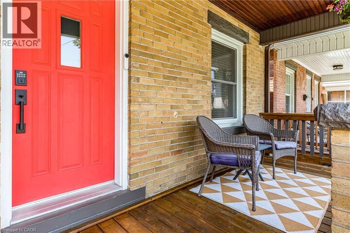 Property Photo:  68 Graham Avenue South  ON L8K 2M1 