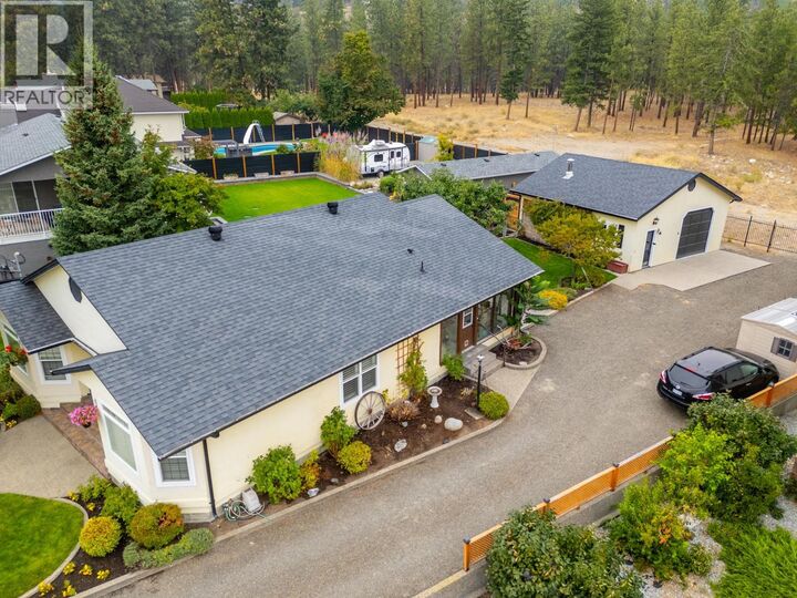 Photo de la propriété: 4188 6 Avenue BC V0H 1X5