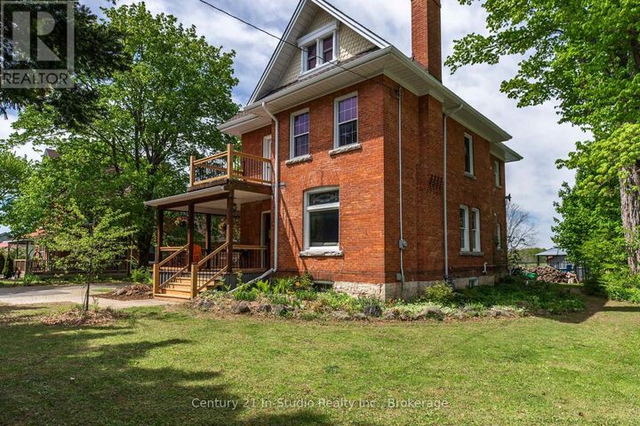 Property Photo:  296 Garafraxa St Street  ON N0H 1G0 
