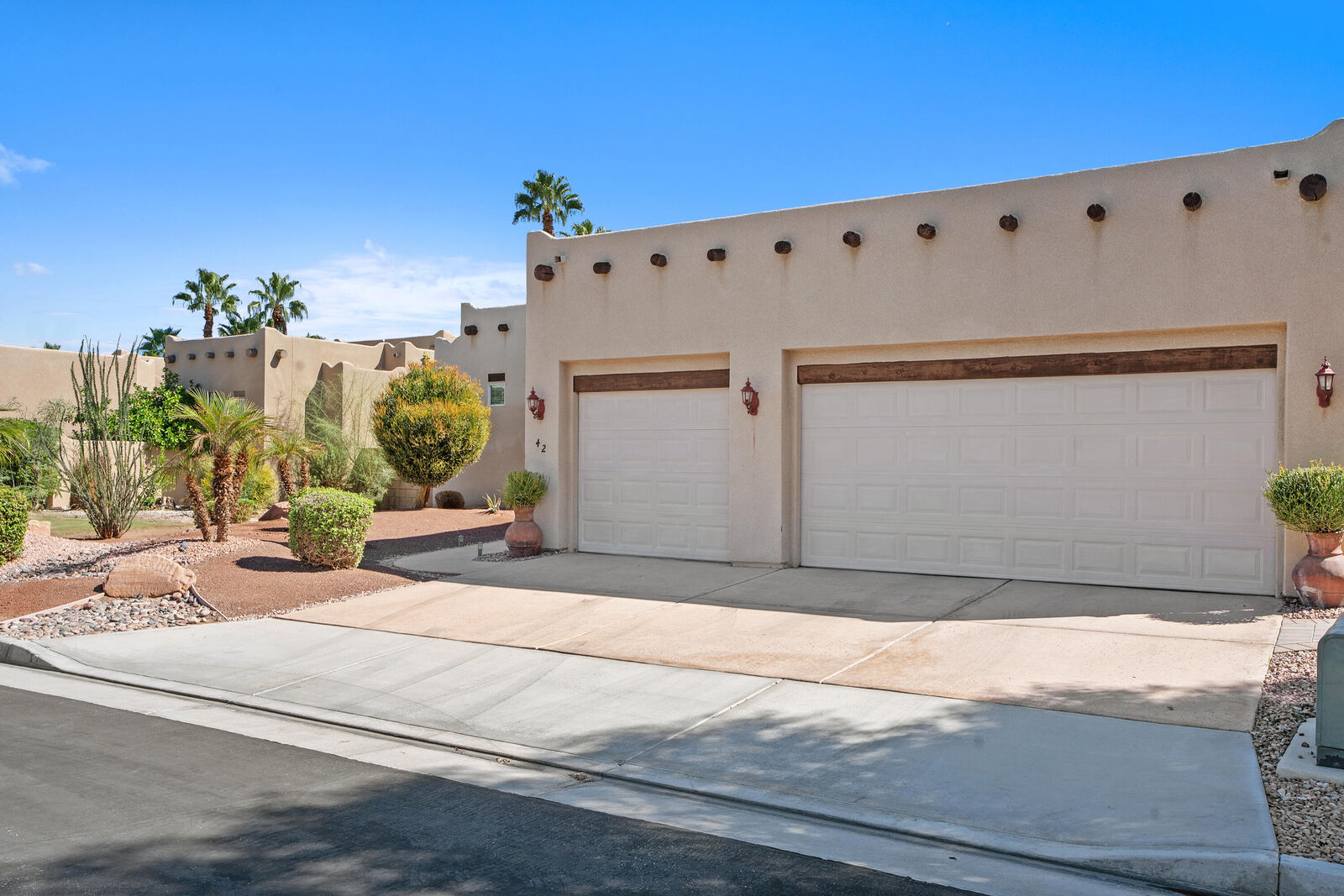 Property Photo:  42 Marricopa Court  CA 92211 