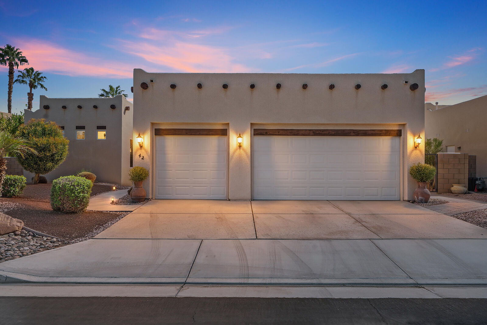 Property Photo: 42 Marricopa Court CA 92211