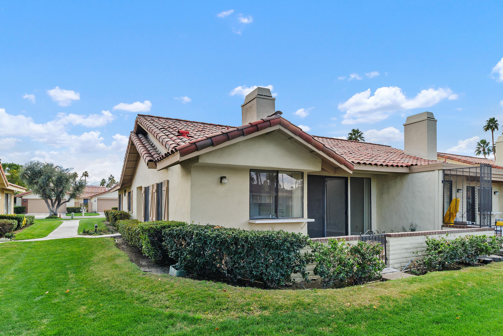 Property Photo:  314 S Sierra Madre S  CA 92260 