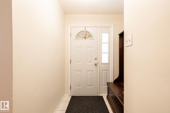 Property Photo:  15707 92 Avenue NW  AB T5R 5C5 