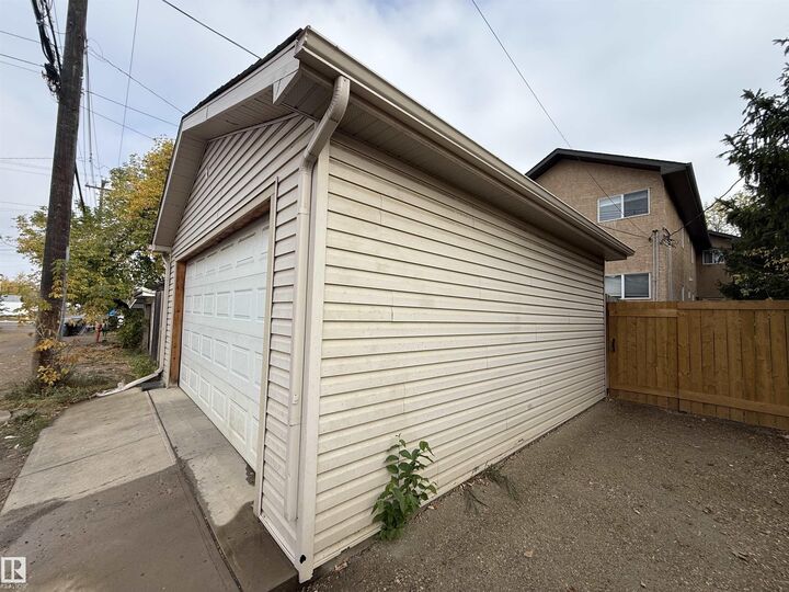 Property Photo:  11438 97 Street NW  AB T5G 1X5 
