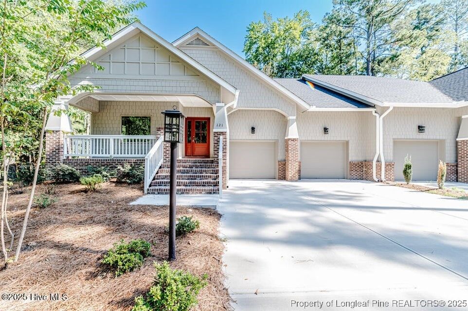 Property Photo: 121 Lamplighter Village Drive NC 28374