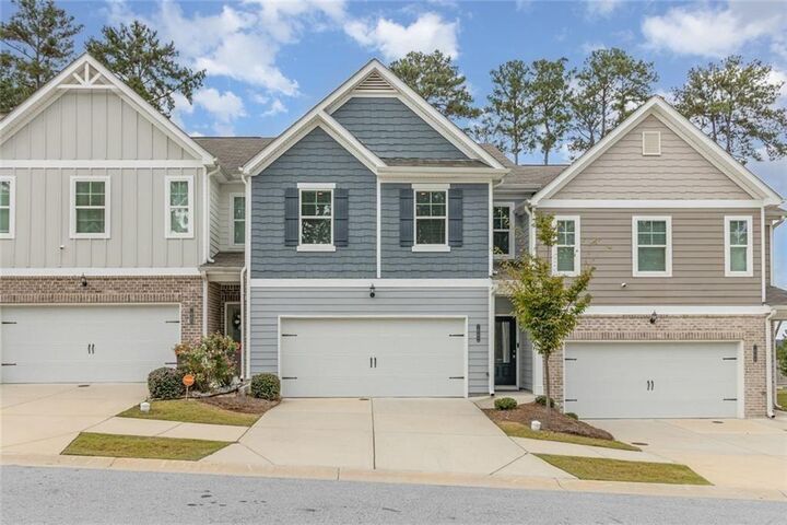 Property Photo: 7662 Gray Pointe Drive GA 30058