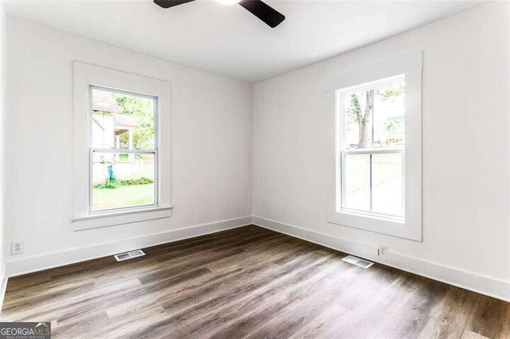 Property Photo:  340 Lee Street  GA 30297