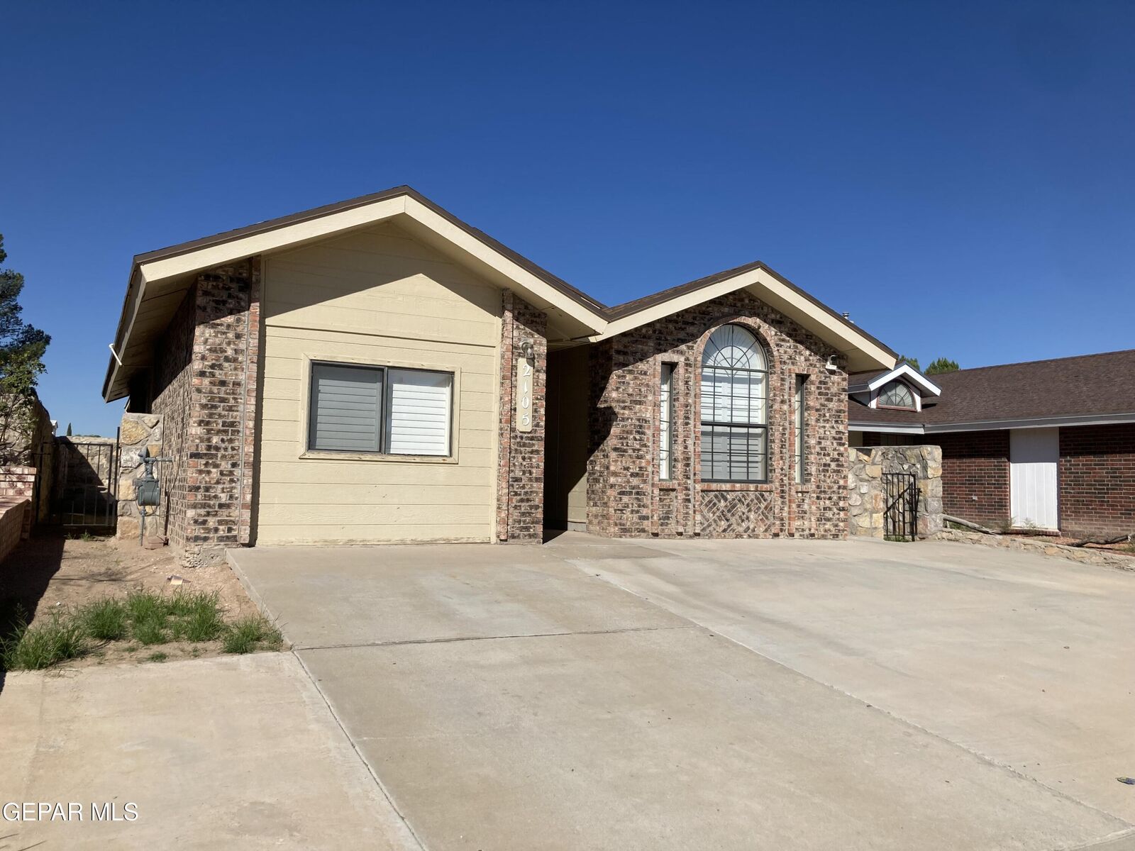 Property Photo: 2105 Lyman Dutton Circle TX 79936