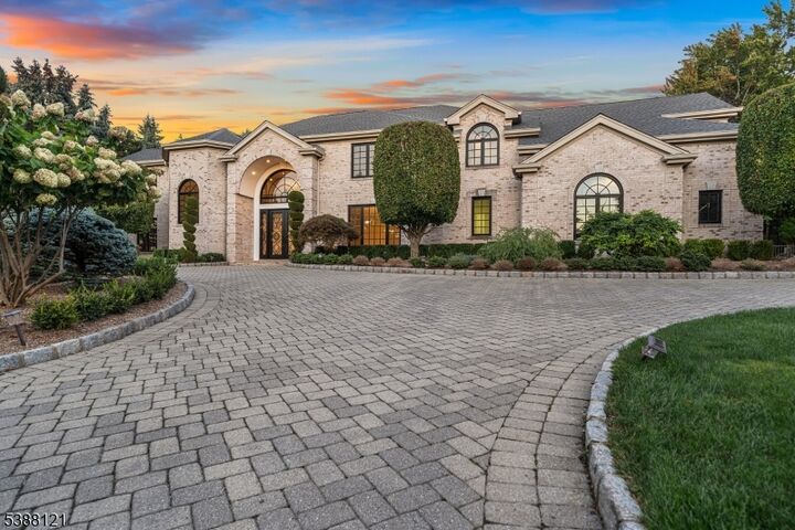 118 Hoover Dr  Cresskill Boro NJ 07626 photo