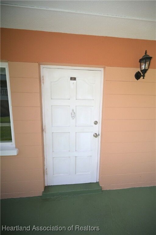 Property Photo:  2113 Lakeview Drive 4A  FL 33870 