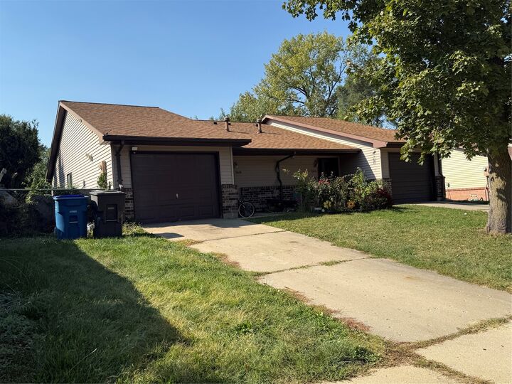 Property Photo:  3616-3618 SE 11th Street  IA 50315 