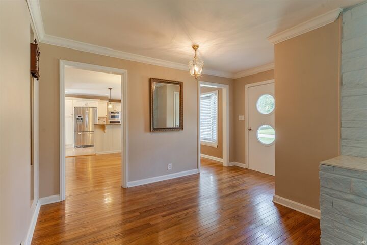 Property Photo:  1500 Glenmoor Road  IN 47715 