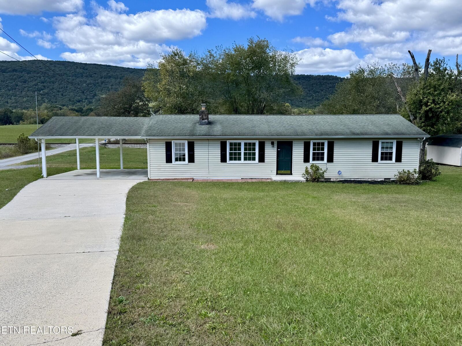 Property Photo:  191 Bradley St  TN 37332 