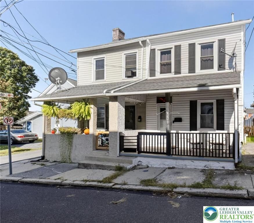 Property Photo:  220 Mulberry Street  PA 18032 