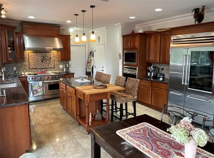 Property Photo:  86 Talbot Road  NY 10926 