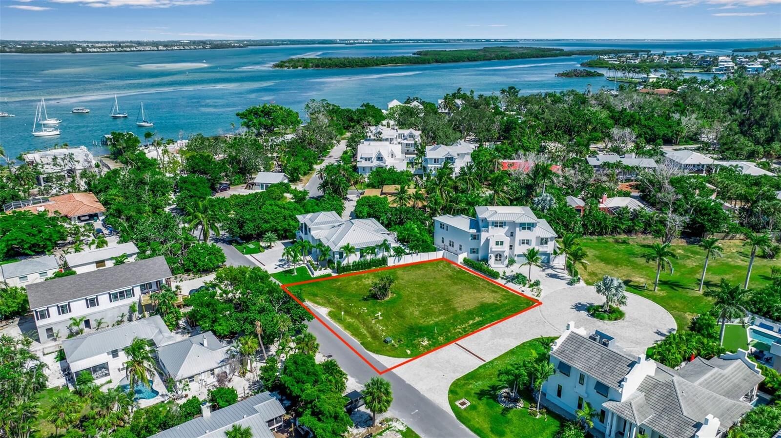 Property Photo:  610 Hibiscus Way  FL 34228 
