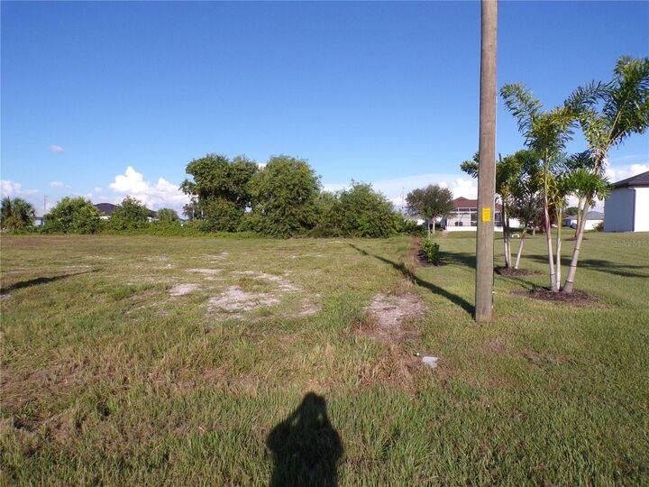 Property Photo: 105 NW 24th Avenue FL 33993
