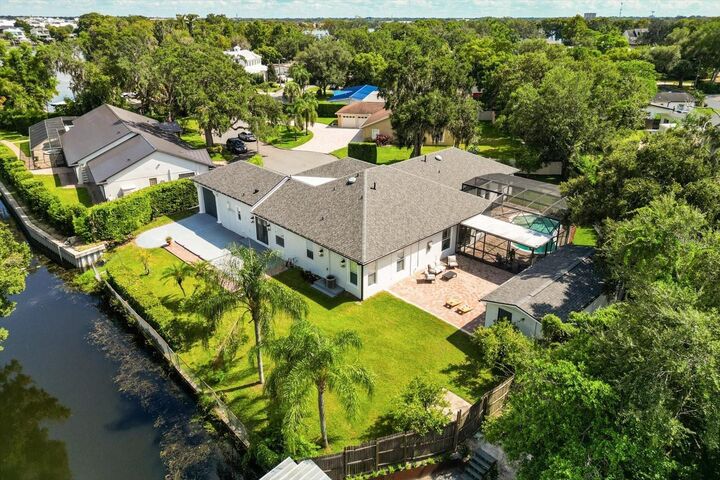 Property Photo:  2001 Lake Drive  FL 32789 