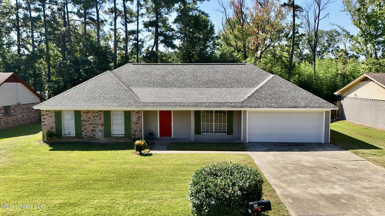 Property Photo:  337 Woodcliff Drive  MS 39212 