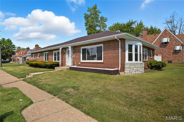 Property Photo: 1501 Switzer Avenue MO 63147