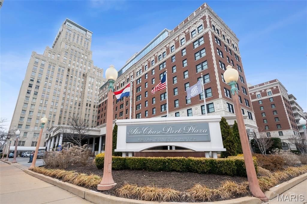 Property Photo: 232 N Kingshighway Boulevard 1407 MO 63108