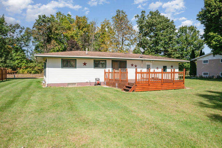 Property Photo: 17069 Moorepark Road MI 49093
