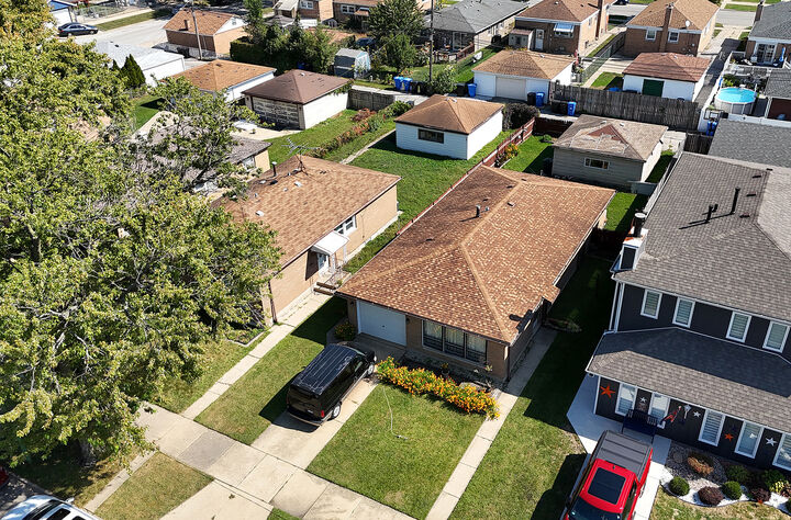 Property Photo:  12917 S Marquette Avenue  IL 60633