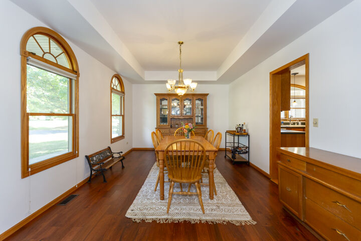 Property Photo: 33605 E Pine Circle IL 60135