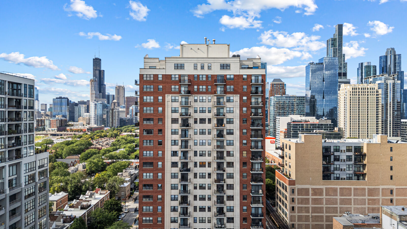 Property Photo: 1529 S State Street 18B IL 60605