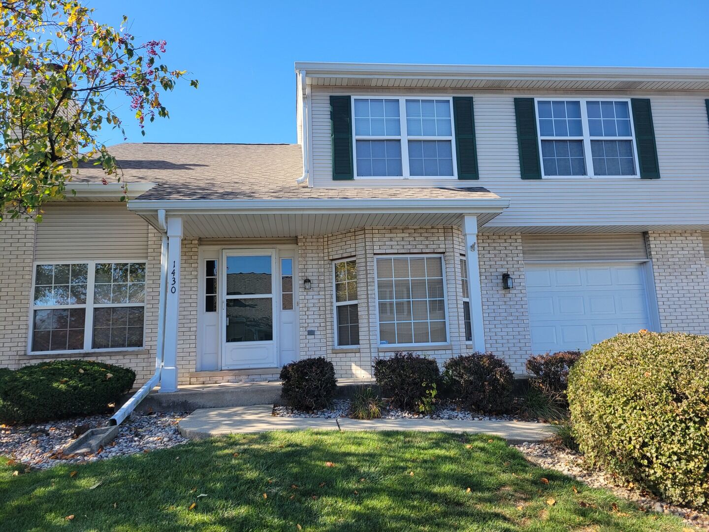 Property Photo:  1430 Root Street  IL 60403