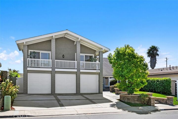 Property Photo:  19532 Summer Breeze Lane  CA 92648 