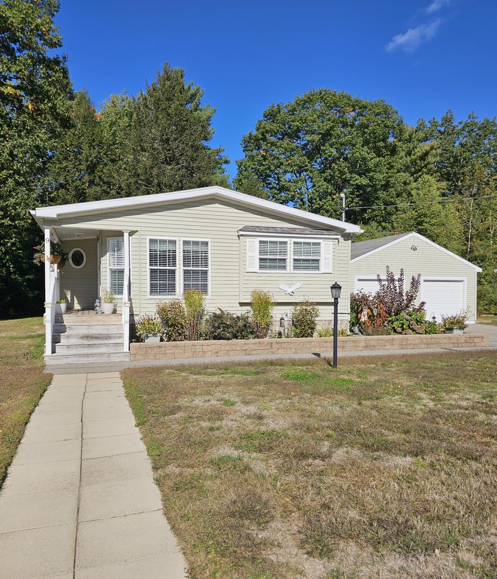 Property Photo:  9 Commodore Drive  ME 04073 