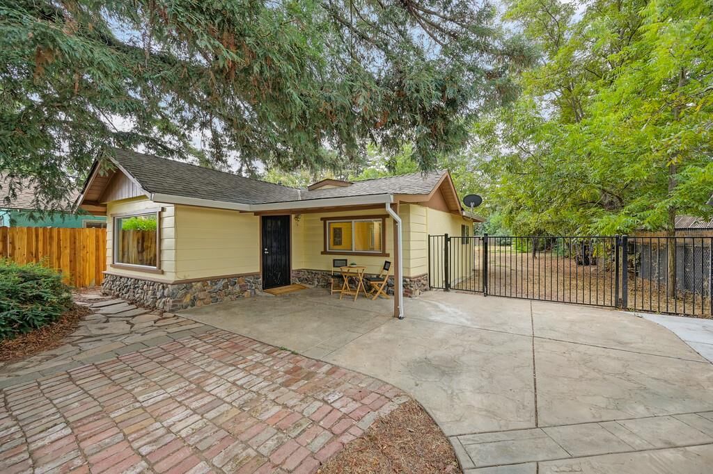 Property Photo: 5720 19th Avenue CA 95820