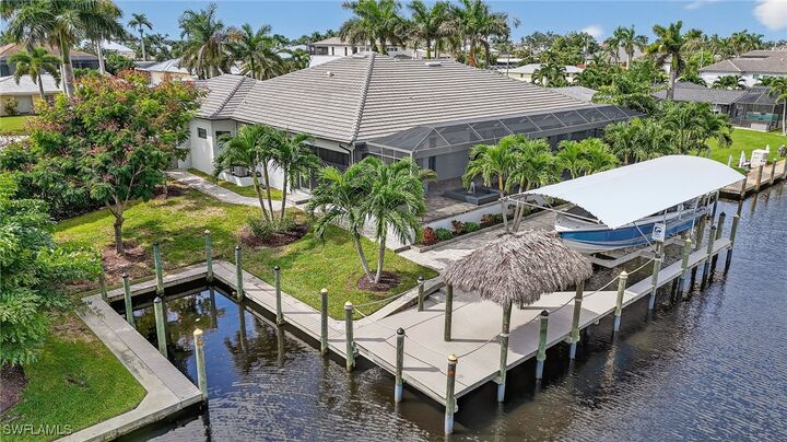 Property Photo: 1135 Lorraine Court FL 33904