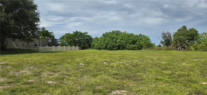 Property Photo:  1214 NW 20th Avenue  FL 33993 