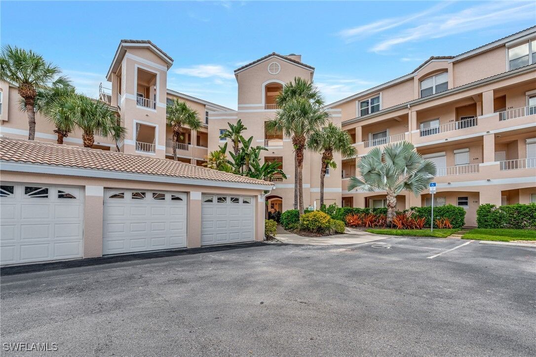 Property Photo: 992 Woodshire Lane D303 FL 34105