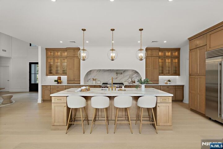 Property Photo:  36 Hampshire Hill Road  NJ 07458 