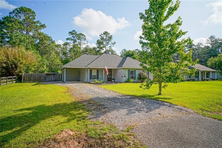 Property Photo: 23158 Kilgore Street LA 70471