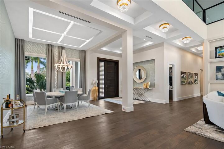 Property Photo: 882 Cassena Rd FL 34108