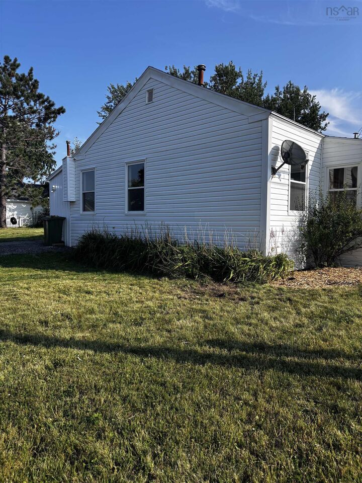 Property Photo:  531 High Street  NS B2H 2X9