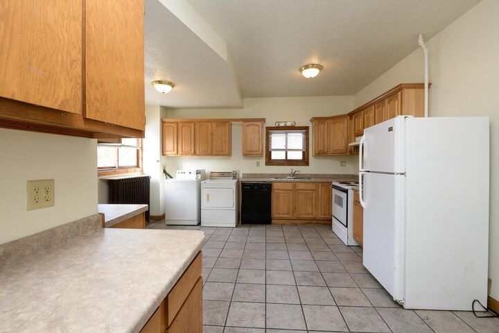 Property Photo:  527 6th Avenue S  MN 56301 