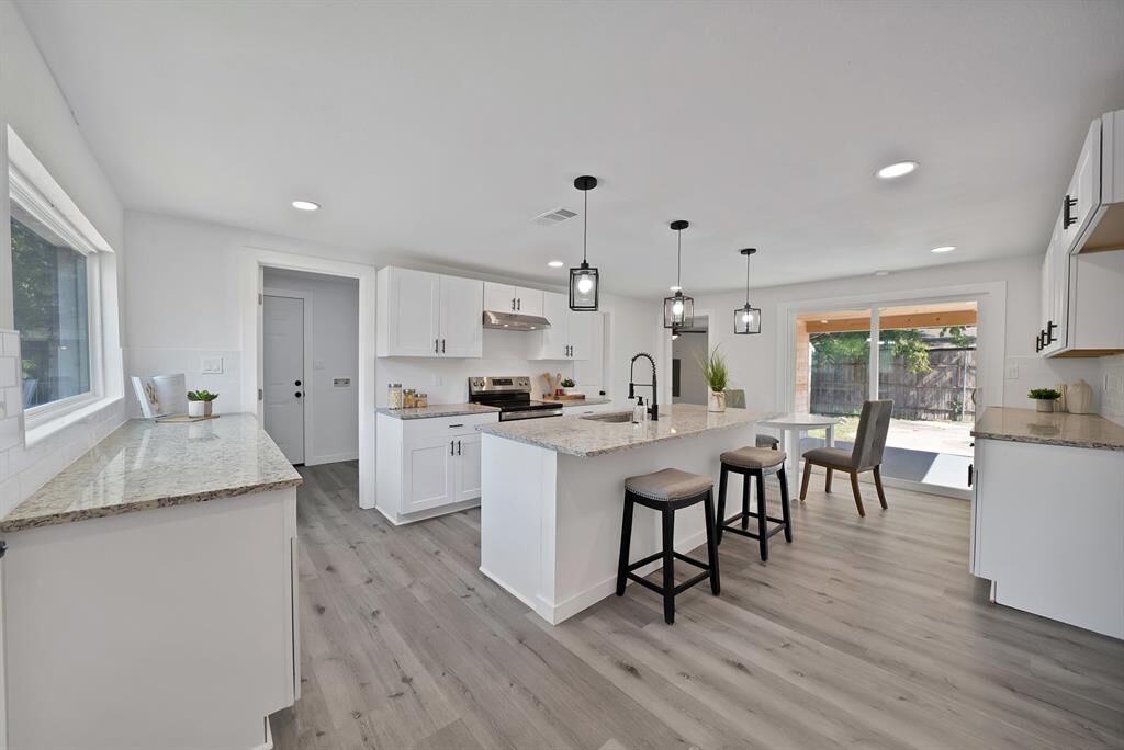 Property Photo: 4009 Boyd Avenue TX 76109