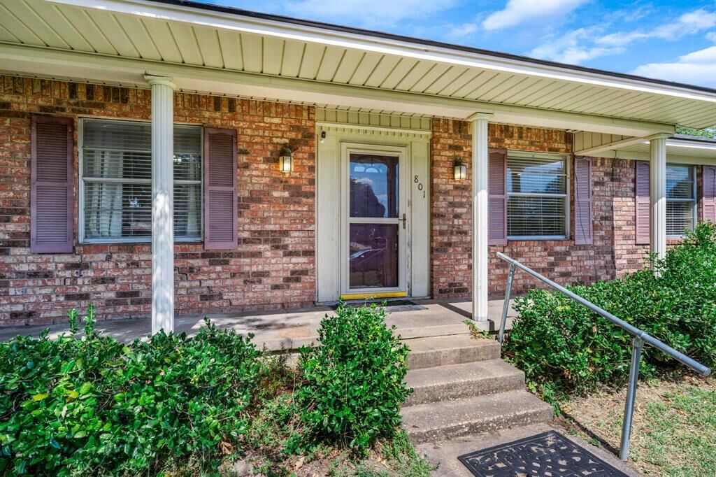Property Photo: 801 Pampa Street TX 75482