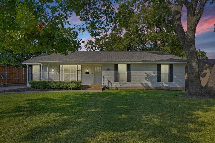 Property Photo: 1226 Laurel Lane TX 75080