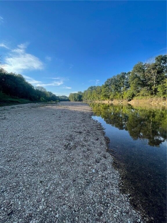 Property Photo:  318 County Road 4502  AR 72616 